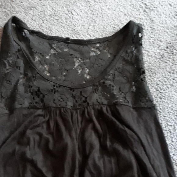 Black lace sleeveless top - Picture 3 of 7